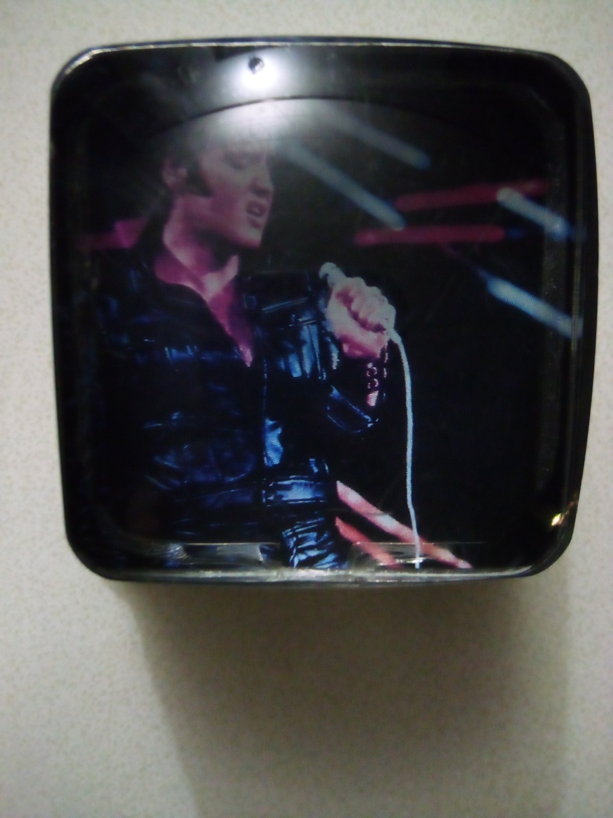 Vtg Elvis Presley Acrylic Paper Weight, 2.5″, Made In Hong Kong, Used