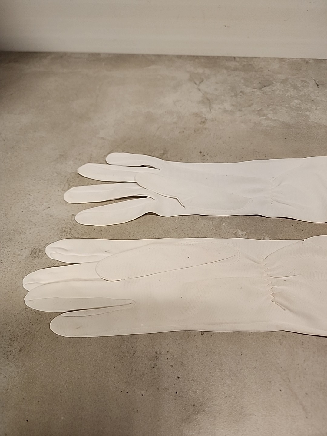 Audrey Landers & Jo Anne Worley Authentic Hand Signed Gloves From ” Gypsy” B4