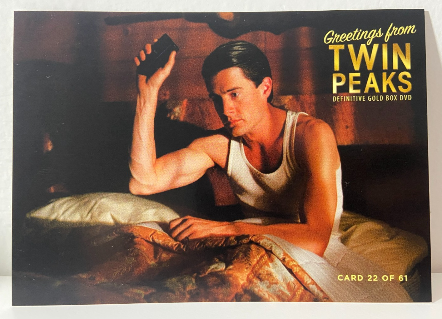TWIN PEAKS Gold Box DVD POSTCARD #22 Agent Dale Cooper in bed RARE