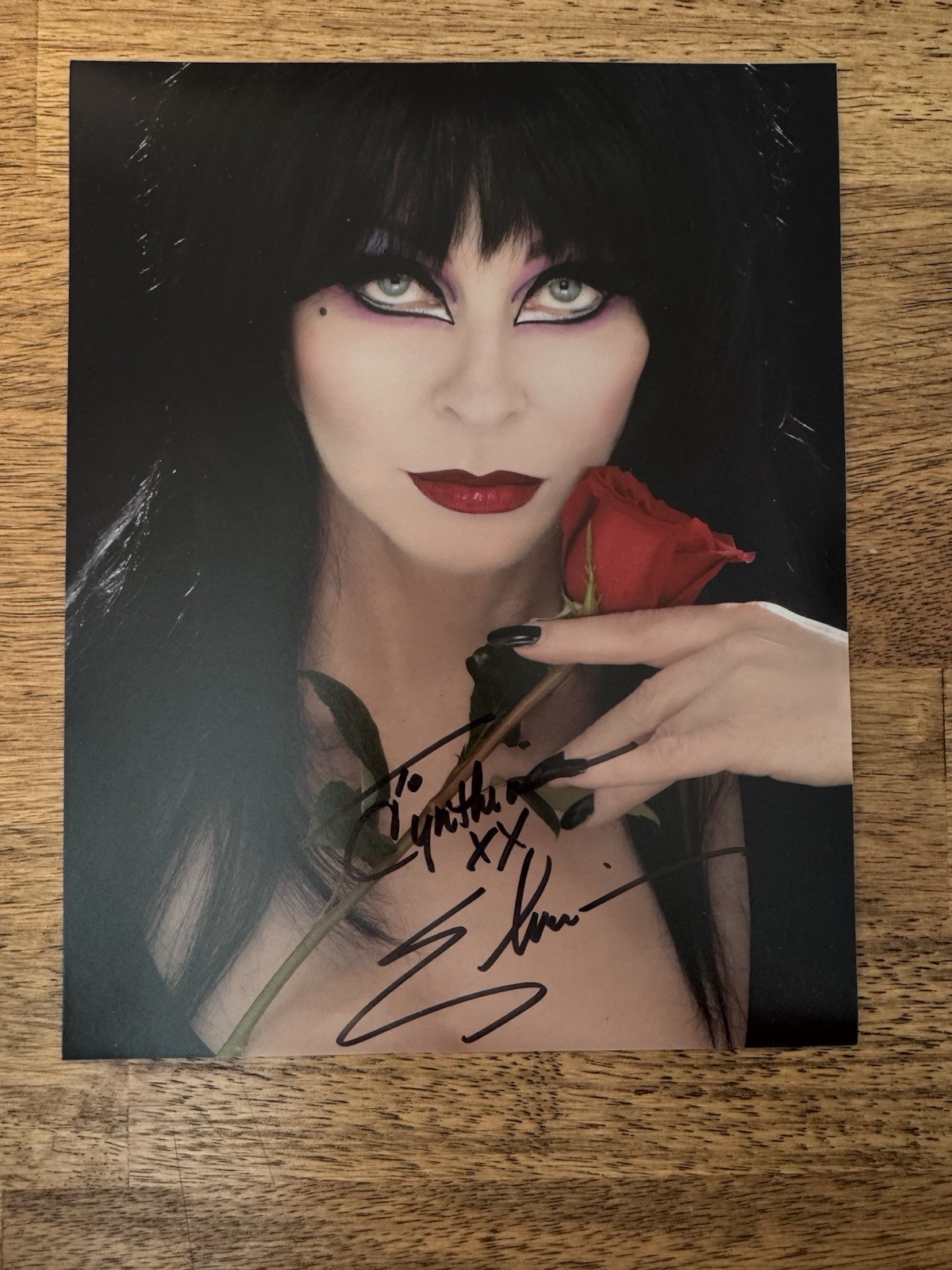 8×10 Photo Of Elvira Cassandra Peterson Signed