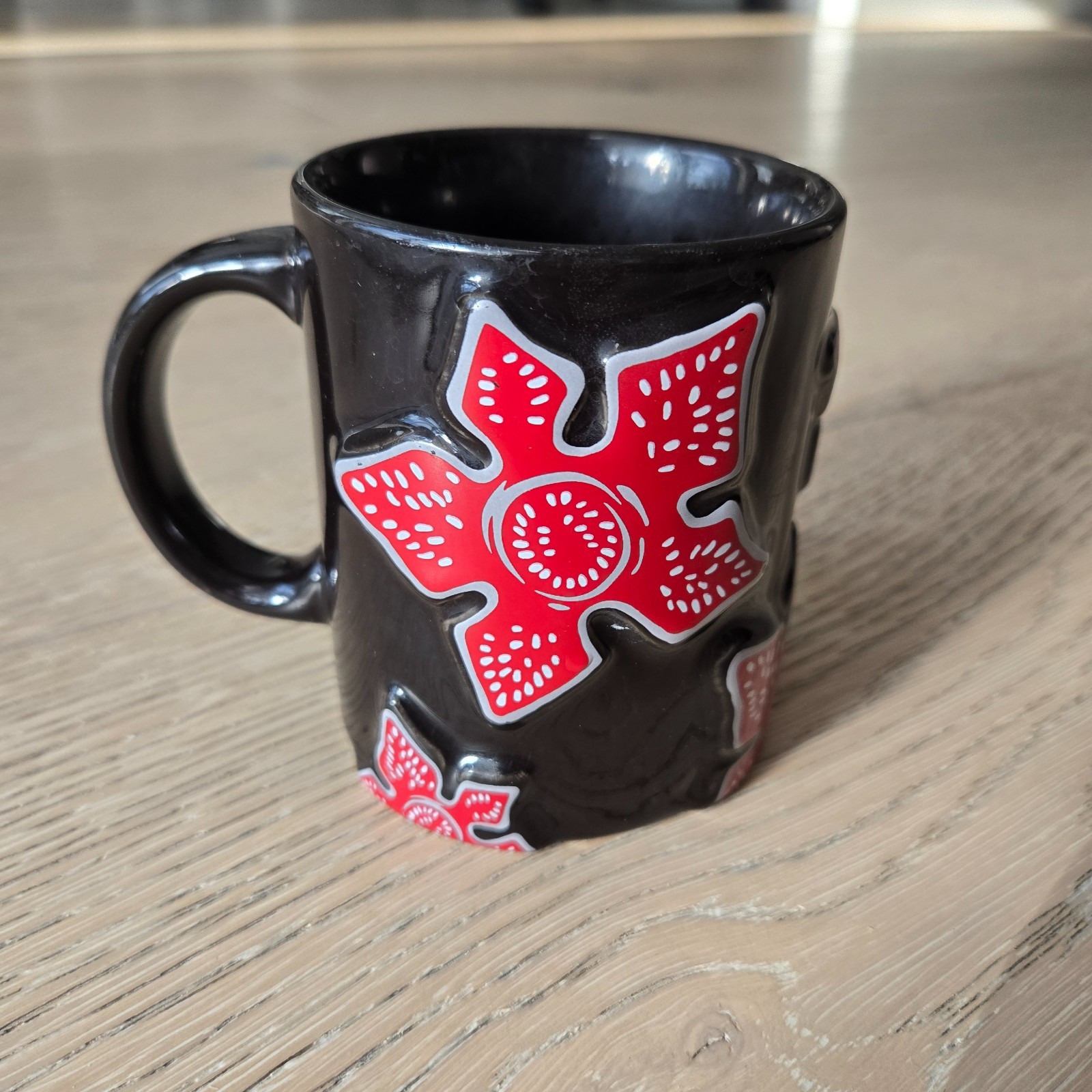 RARE Stranger Things Demogorgon Netflix Embossed Coffee Mug Cup 12 Oz Horror