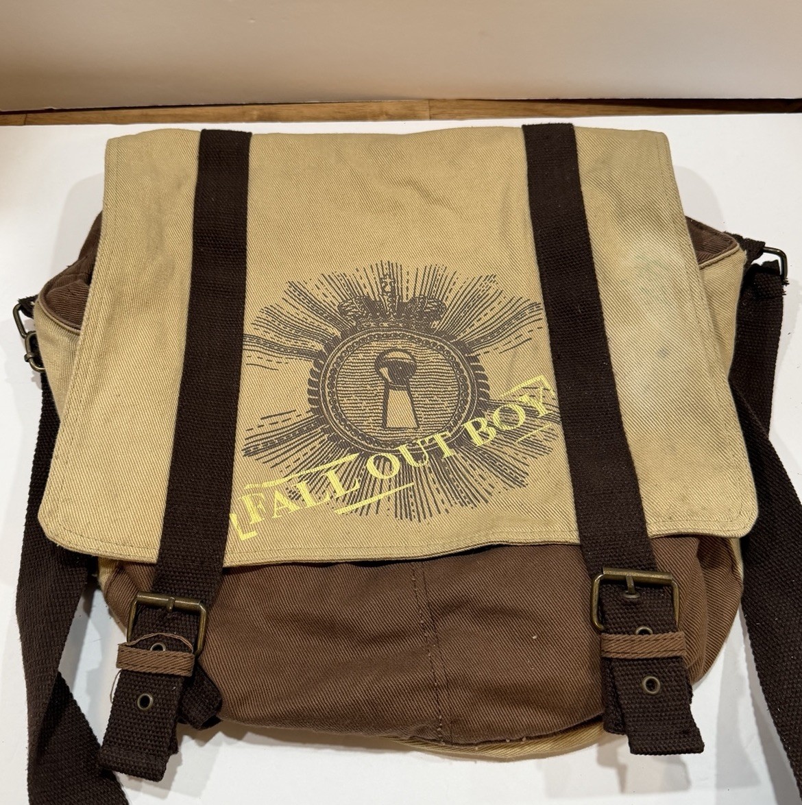 Vintage Fall Out Boy UK Cotton Tan Messenger Bag Keyhole Logo 2006 Bioworld