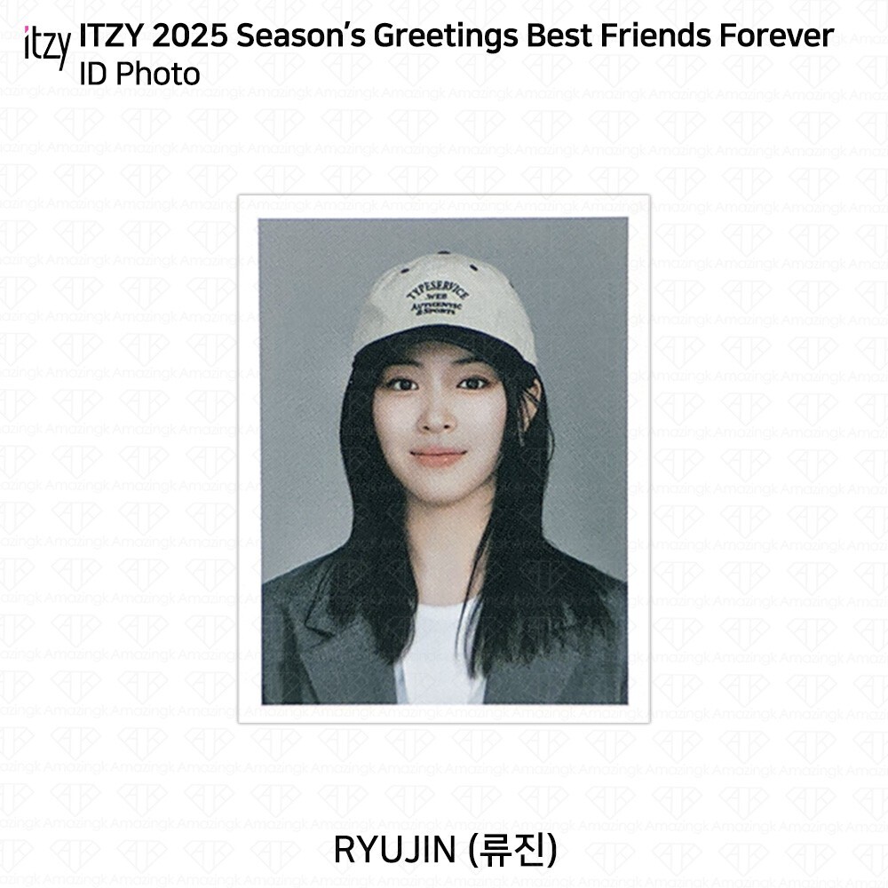 ITZY 2025 Season’s Greetings Best Friends Forever Photocard ID Photo Keyring