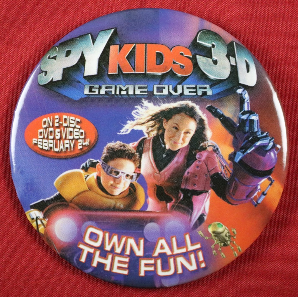 Vintage Movie Promo Pinback Buttons Lot of 5 Chicago Spy Kids 3D Walking Tall