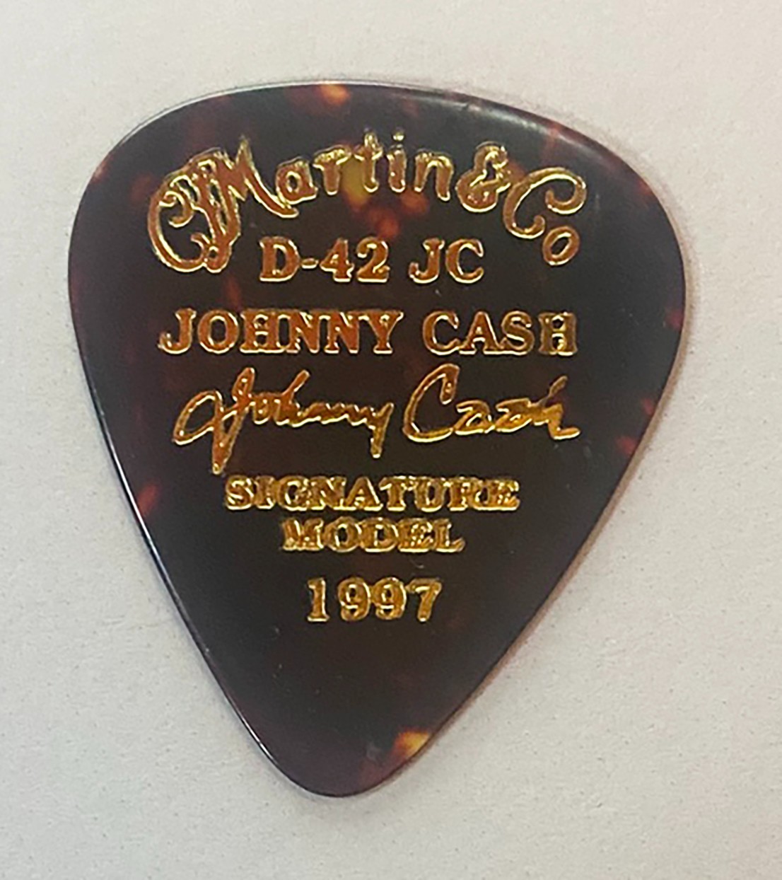 Johnny Cash Signature C. F. Martin Brown Faux Tortoise Guitar Pick – 1997