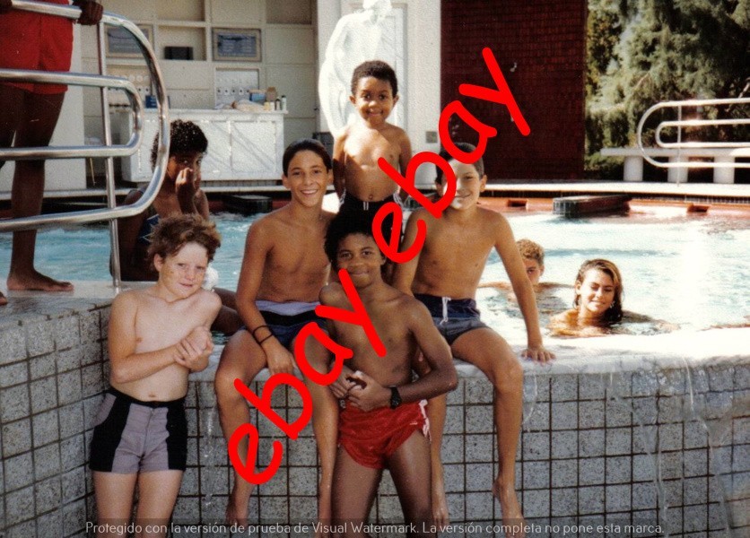 NOAH HATHAWAY shirtless photo actor 8×10 / 20×25 cm / pool16 barefoot