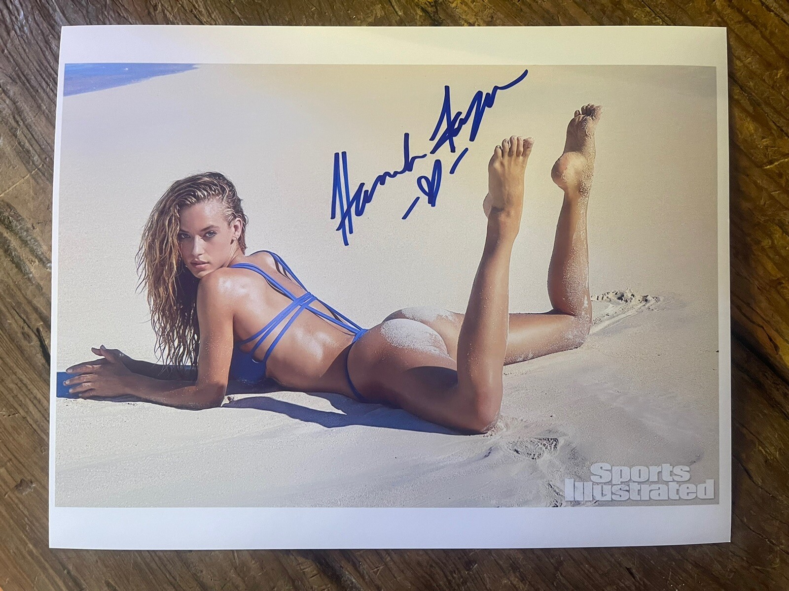 HANNAH FERGUSON, SEXY MODEL HAND SIGNED 8.5×11 PHOTOGRAPH. Sports Illustrated M.