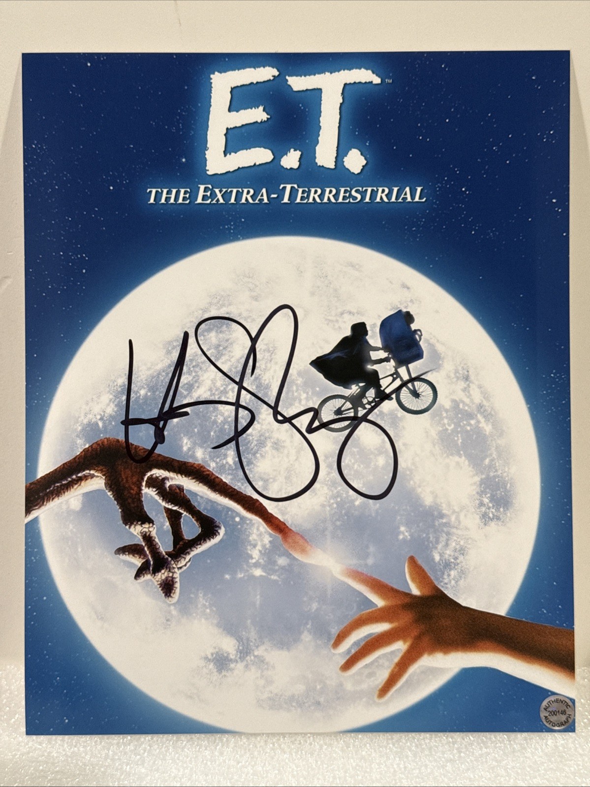Henry Thomas (E.T. Elliott Actor) Signed Autographed 8×10 photo – AUTO w/COA