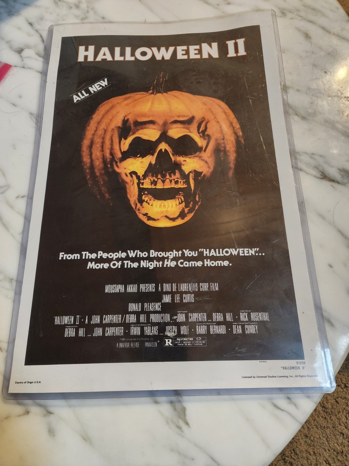 Halloween II John Carpenter Universal Studios Movie Poster Print: 17 x 11 inches