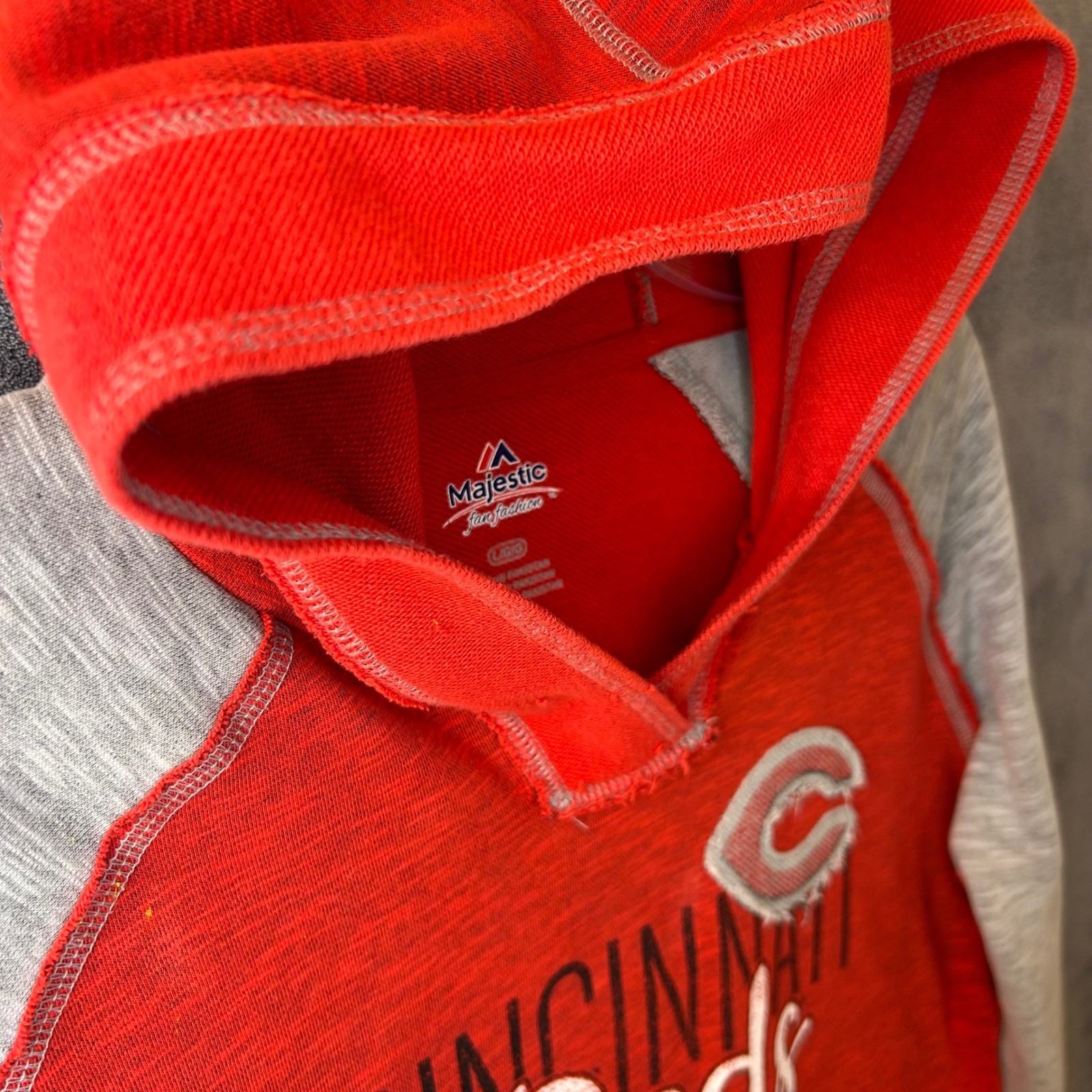 Cincinnati Reds MLB Baseball Lightweight Hoodie SZ Large Raglan Red Gray Logo