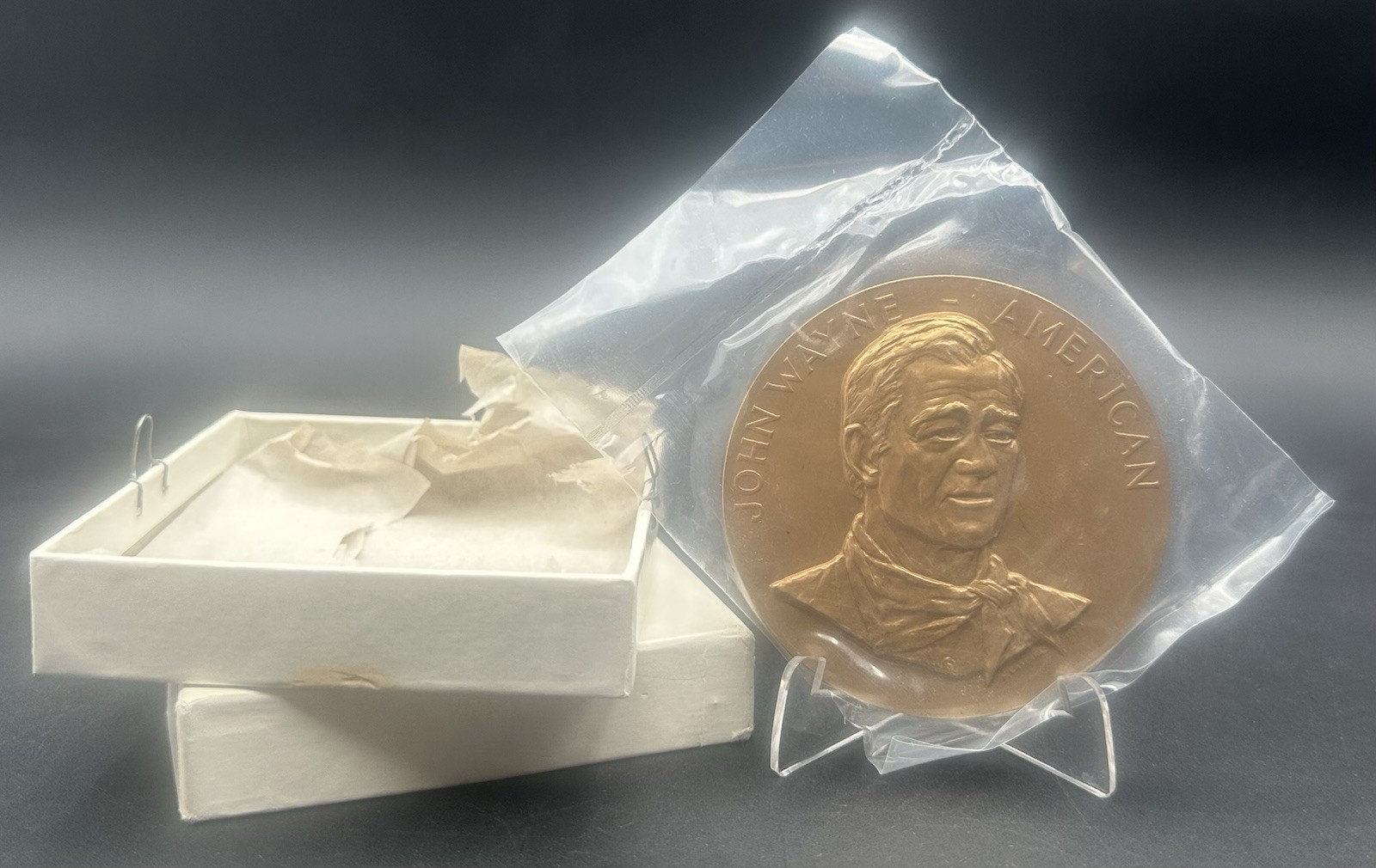 John Wayne American Bronze Medal Paperweight 76mm With Box And Stand Gasparro