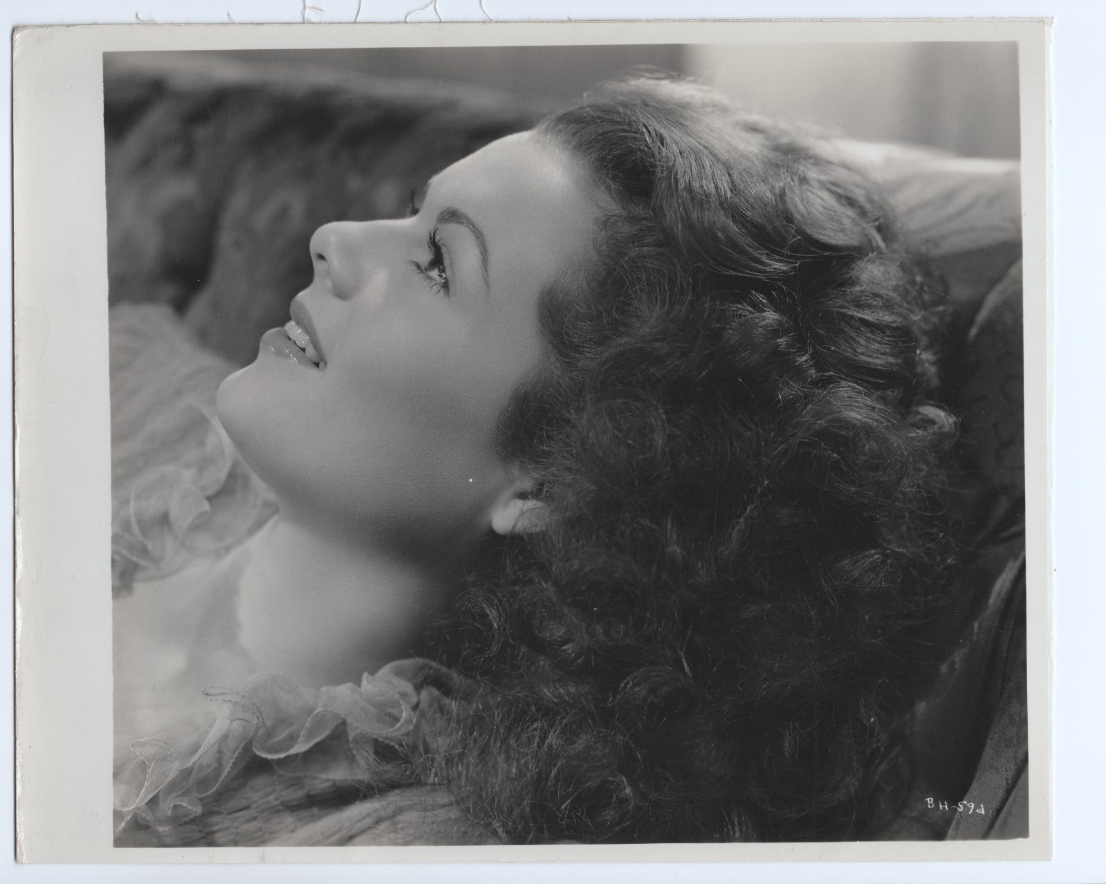 Barbara Hale Reclining Profile Portrait Orig c. 1944 8×10 Linen Back Photo