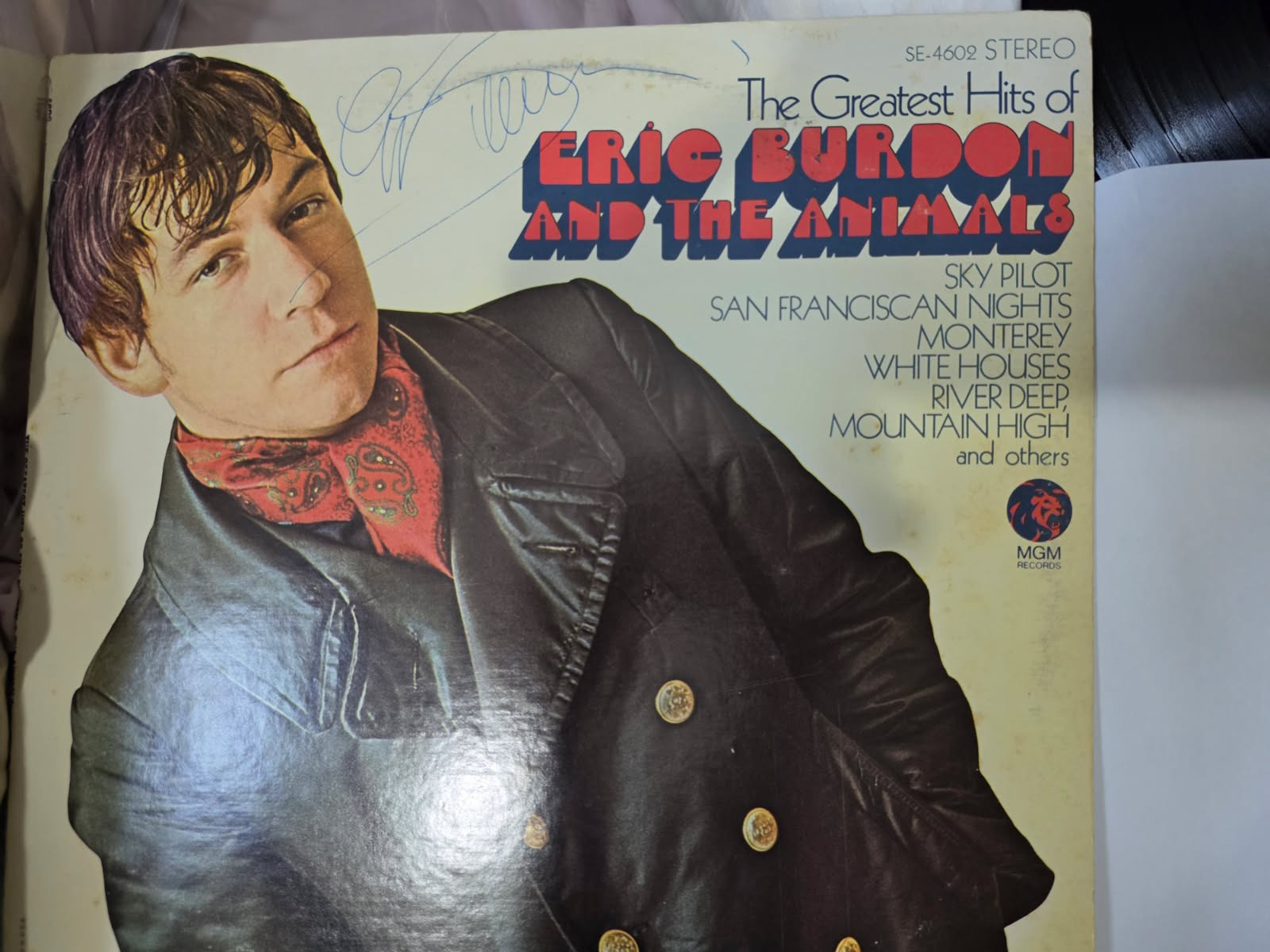 The Animals Eric Burdon AUTOGRAPHED ALBUM Greatest Hits & 2 45’s JSA Certified