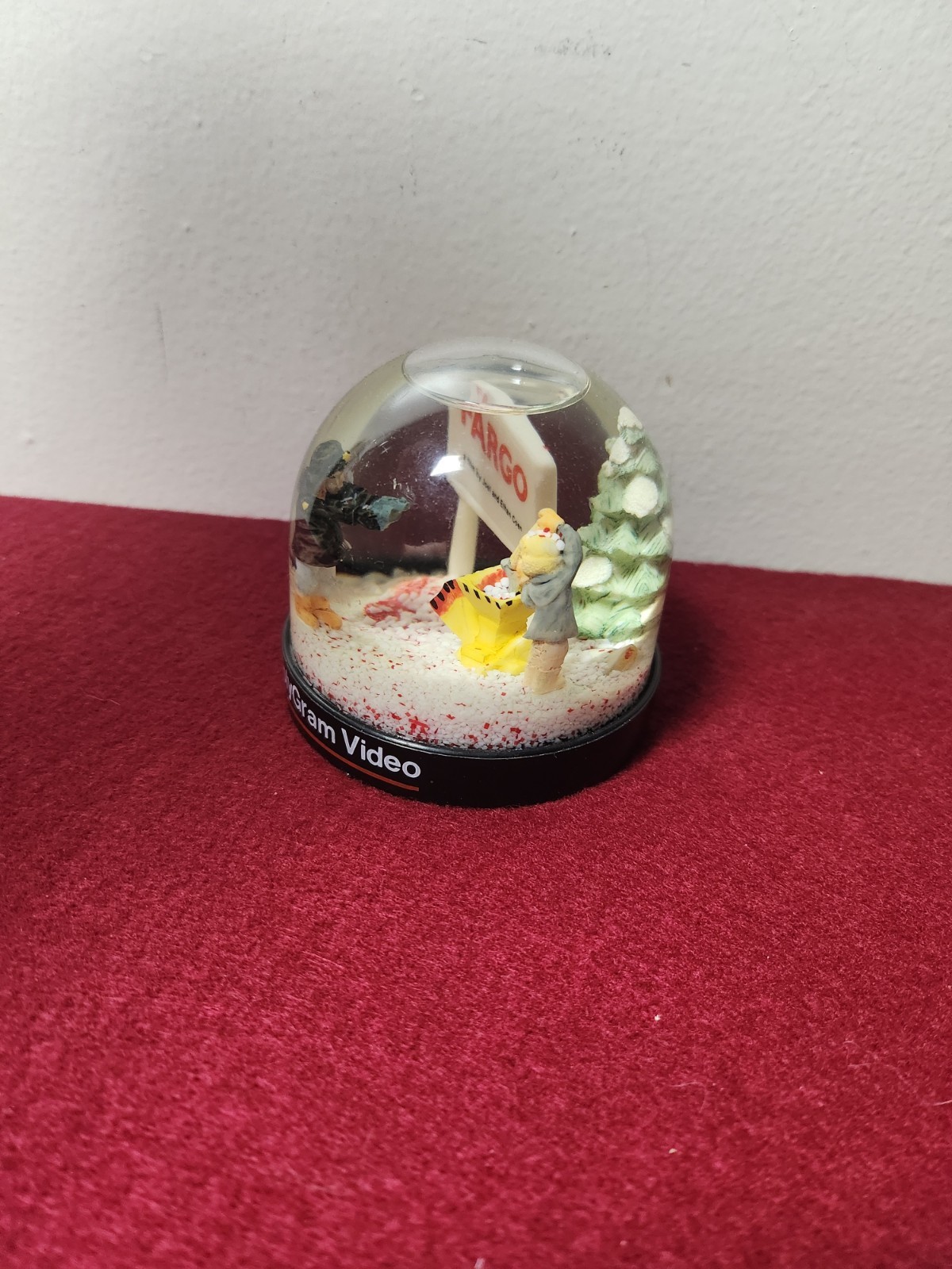 Fargo Movie Woodchipper Snow Globe Pre-owned