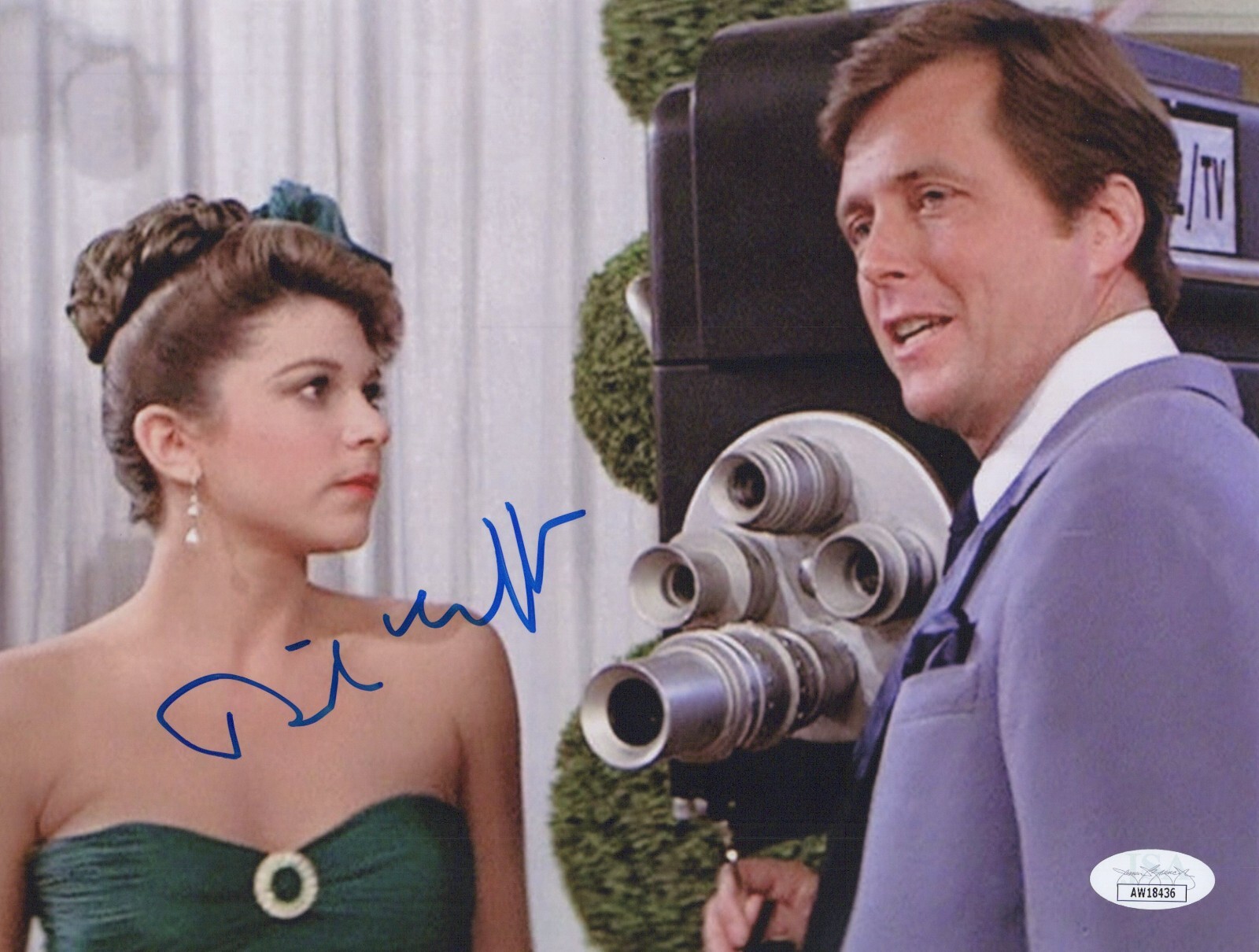 DINAH MANOFF Signed GREASE 8×10 Photo MARTY Autograph JSA COA CERT