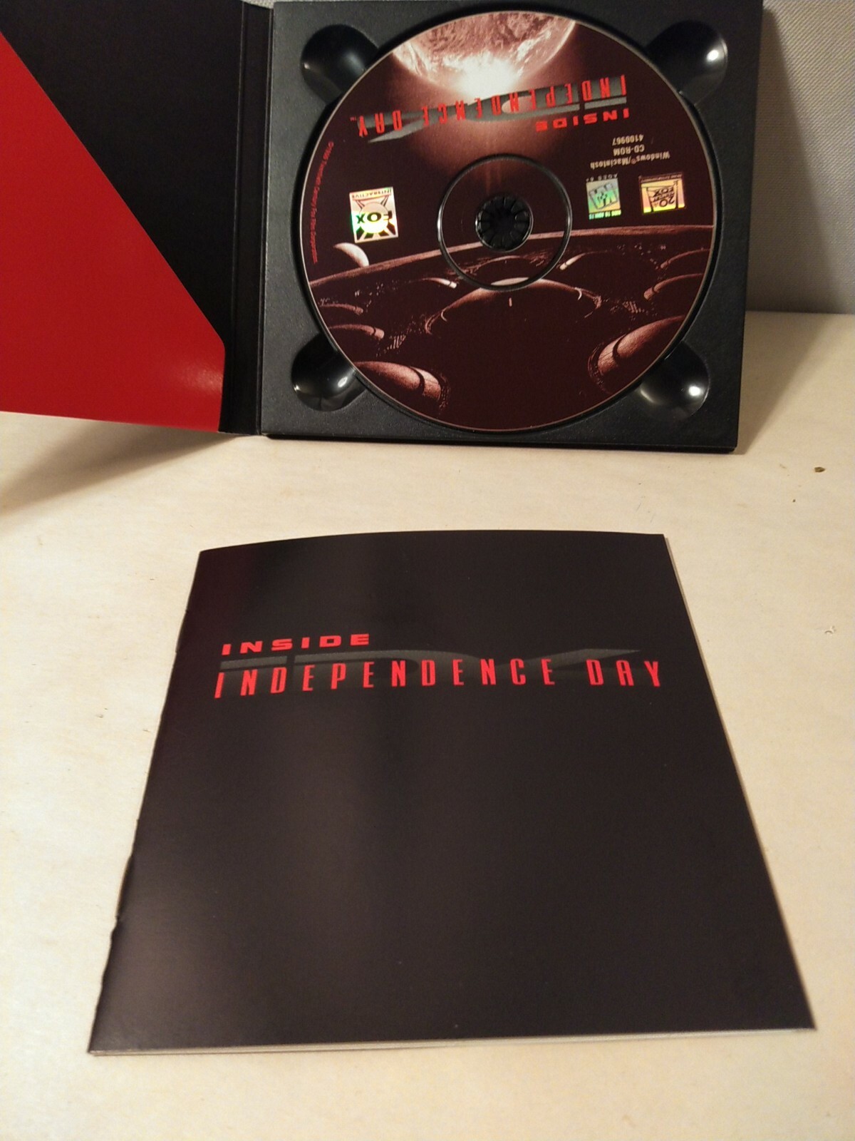 Independence Day – ID4: Inside Fox Interactive Movie Explorer CD Rom Windows/Mac
