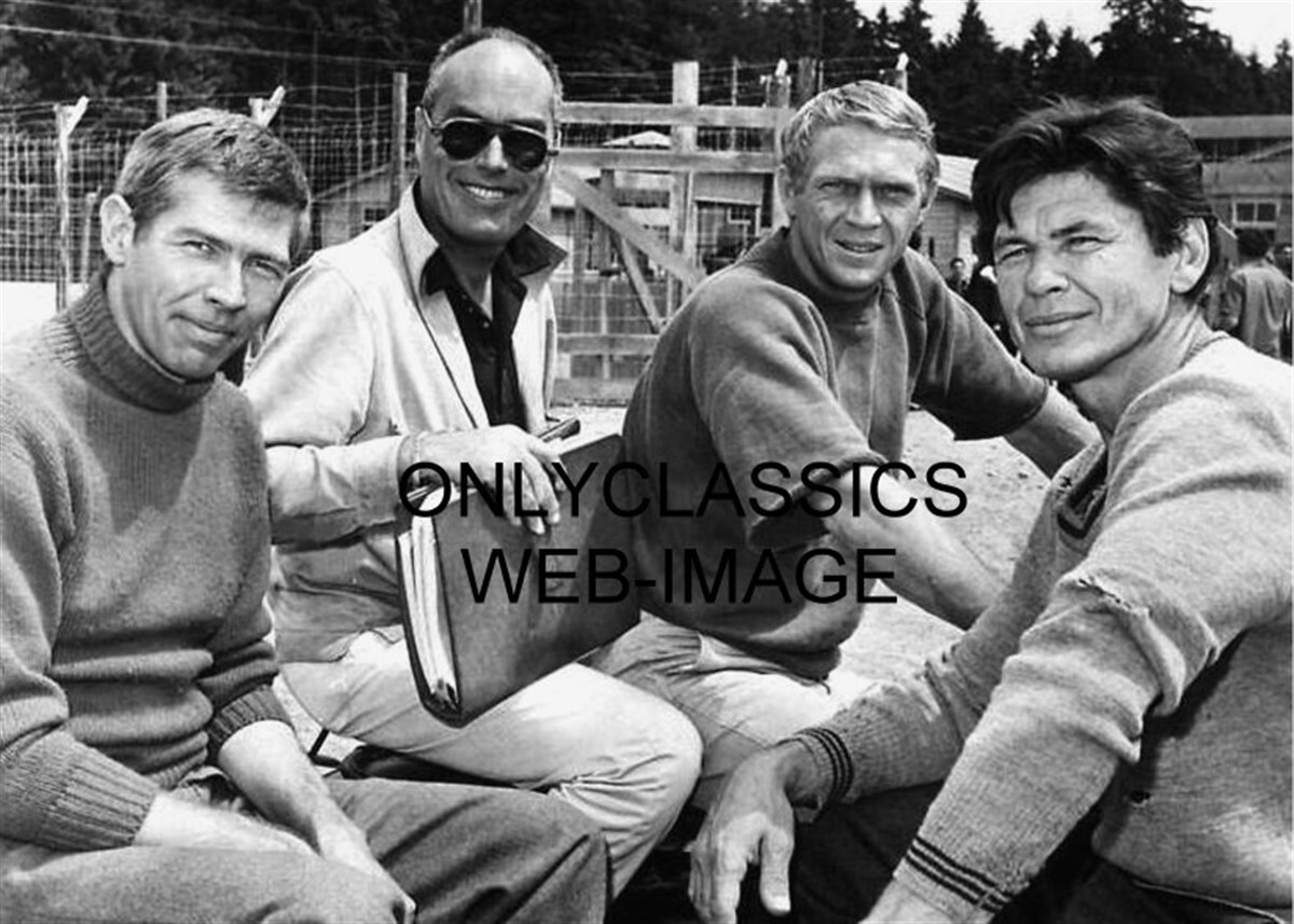STEVE MCQUEEN JAMES COBURN CHARLES BRONSON JOHN STURGES “THE GREAT ESCAPE” PHOTO