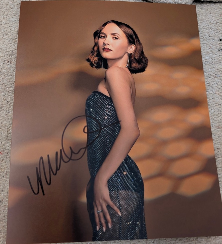 MAUDE APATOW signed 8X10 PHOTO EUPHORIA picture JSA Authenticated