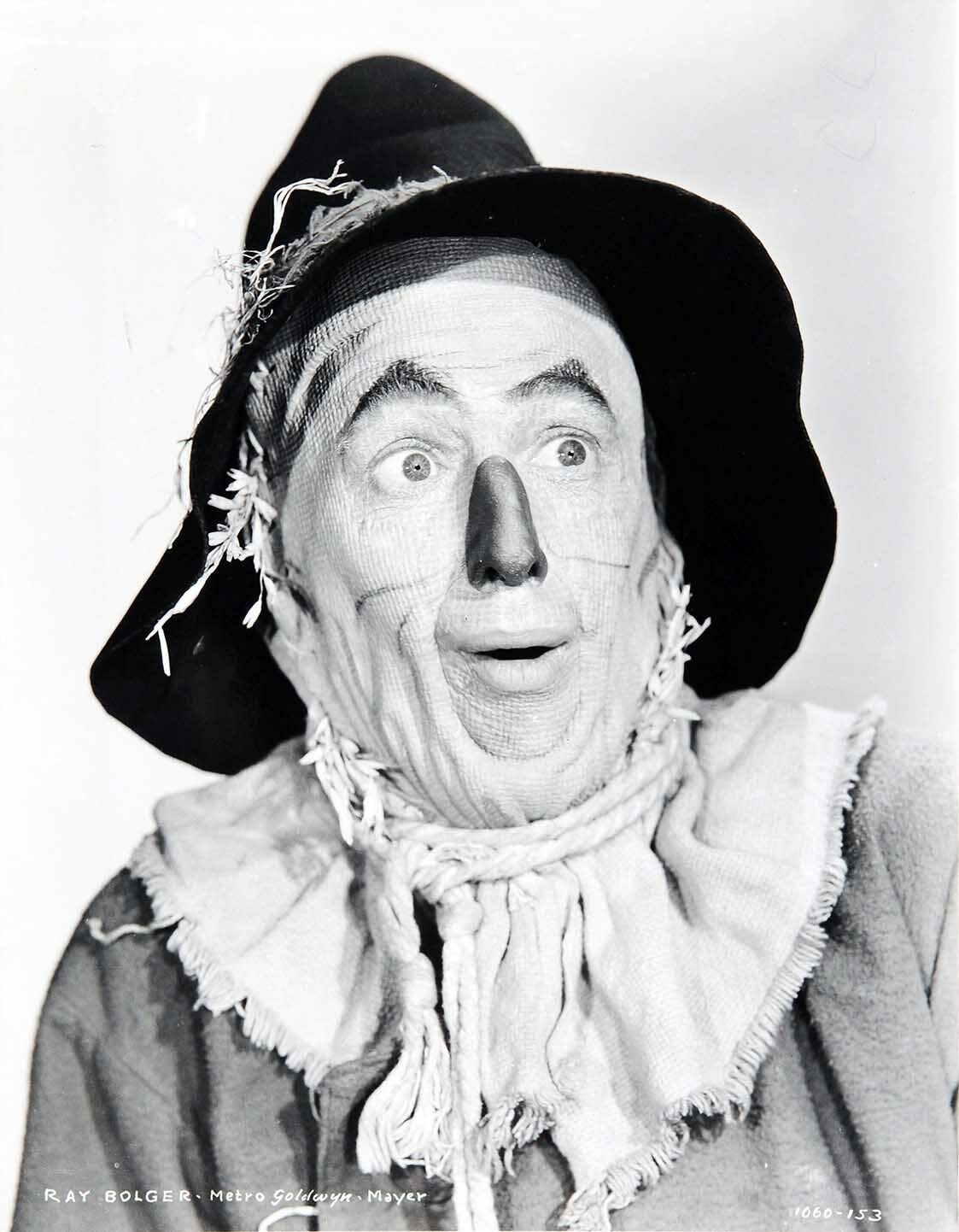 The Wizard of Oz 1939 Ray Bolger as Hunk Scarecrow Photo – CL1807