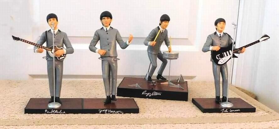 1991 APPLE CORPS HAMILTON GIFTS THE BEATLES 10″ FIGURES AND INSTRUMENTS SET