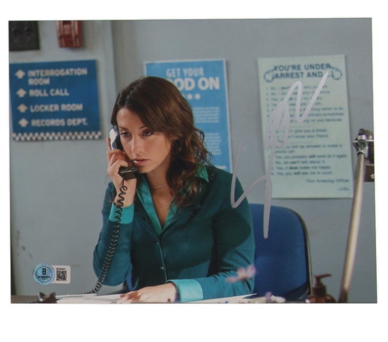 STELLA MAEVE (Nadia Decotis) Signed Chicago P.D. 8×10 Photo-Beckett Authenticate