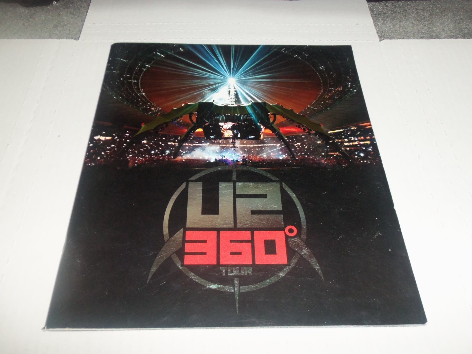 U2 360° 2011 North America Tour Concert Illustrated Color Program Book Bono