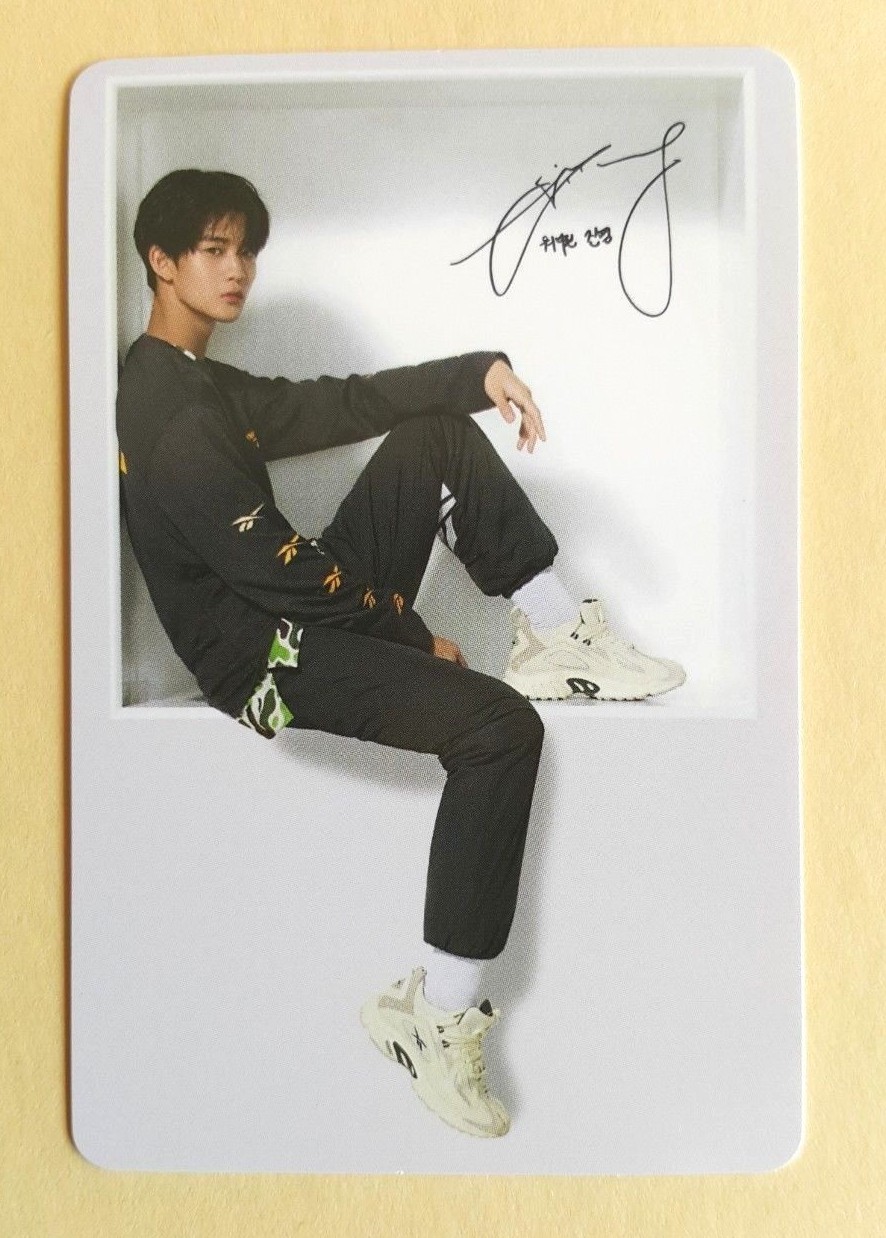 Wanna one reebok classic x wannaone fan sign photocard / Official – Jinyoung