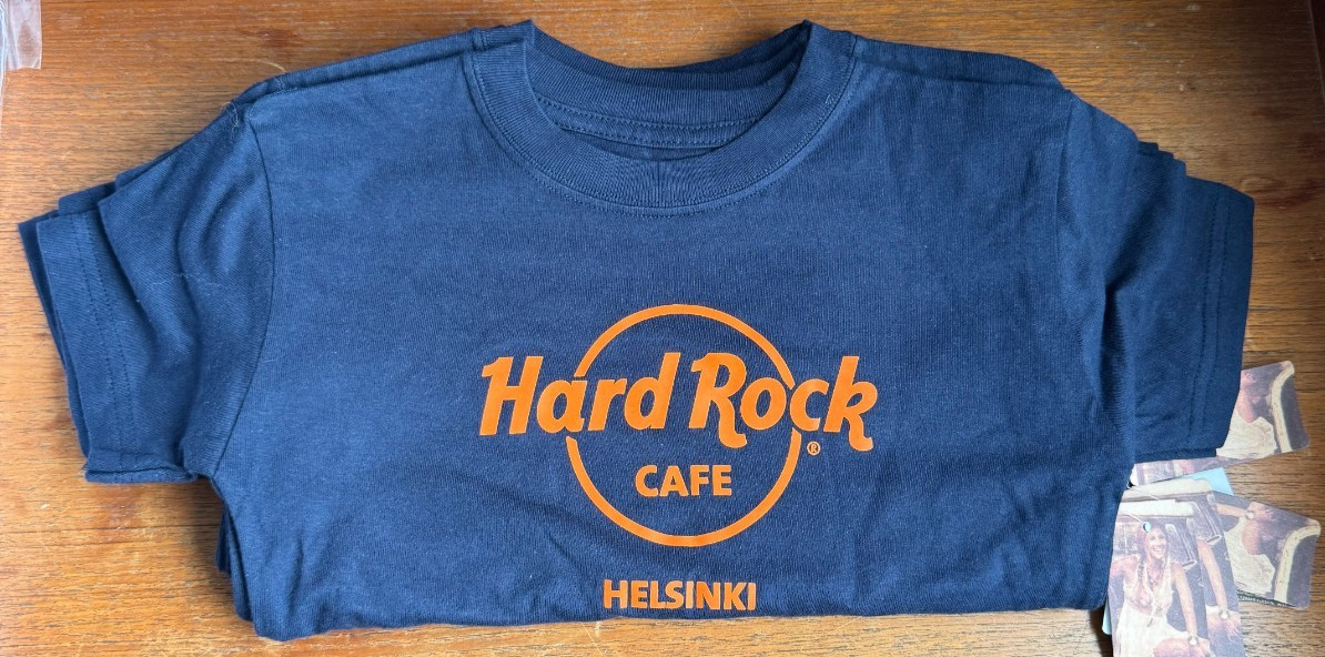 Hard Rock Café Original Helsinki Finland Kids Classic Tee Navy/Orange HRC New