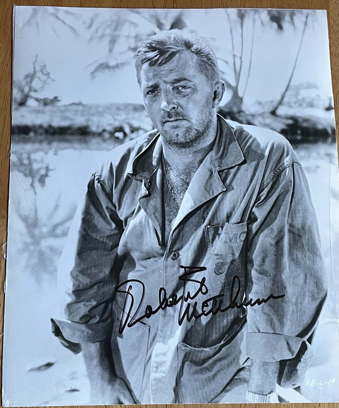 Legendary Actor Robert Mitchum Autograph Photo “Heaven Knows, Mr. Alison”