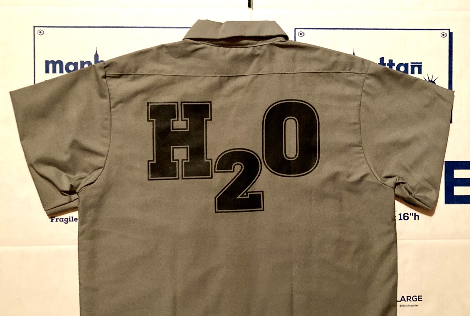 H2O RARE VINTAGE 1990S BUTTONED DOWN COLLARED GRAY SHORT SLEEVE WORK SHIRT