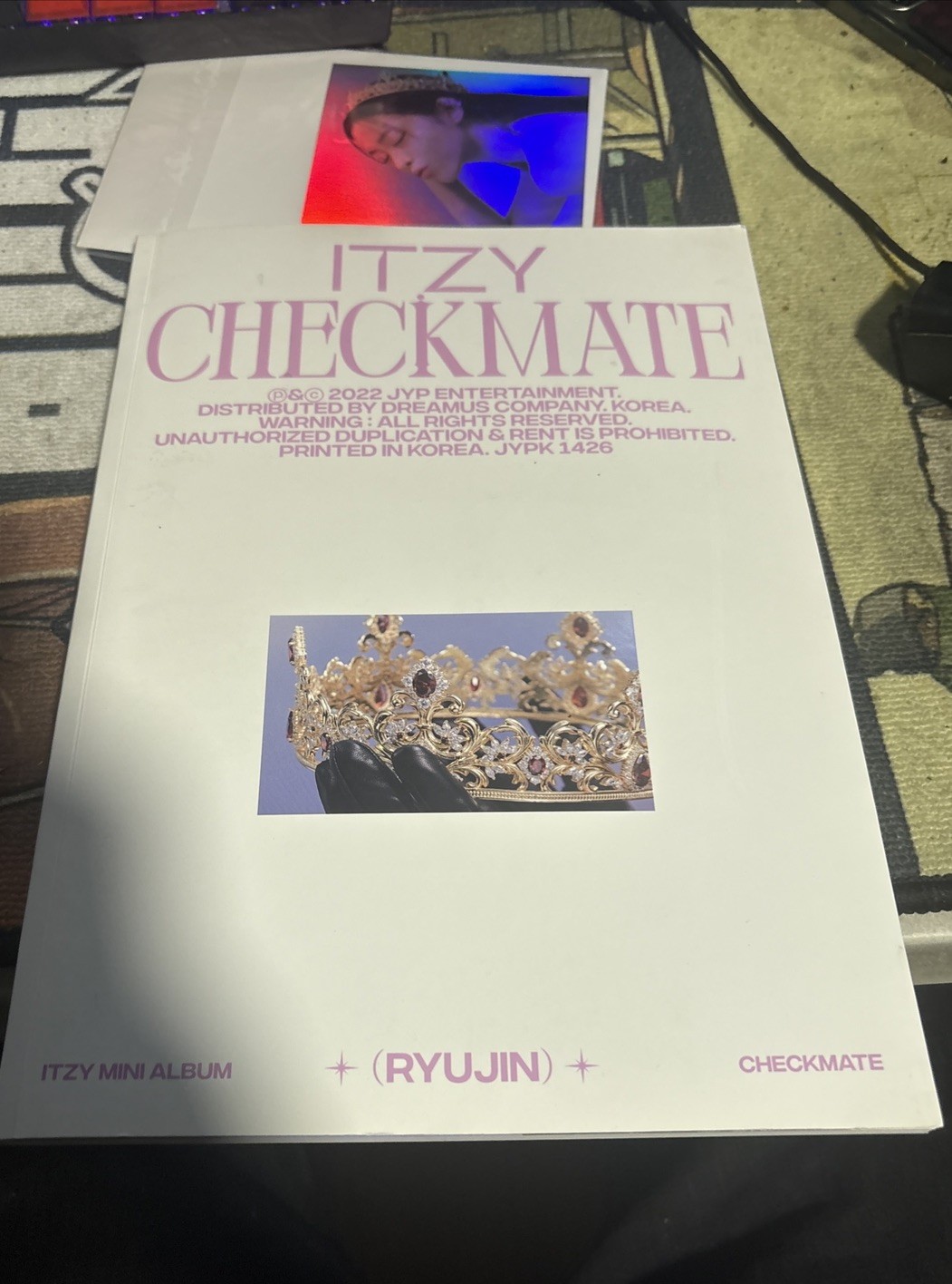 KPOP ITZY’s checkmate album (RYUJIN VERSION) – PREORDER