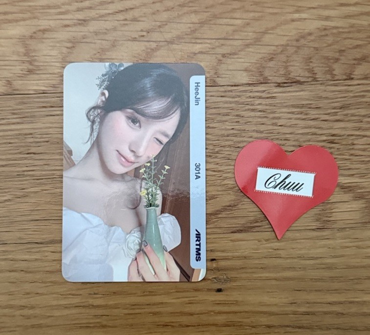 Hee Jin Official Objekt Photocard 301A Artms 2026 Season’s Greeting Not Scanned