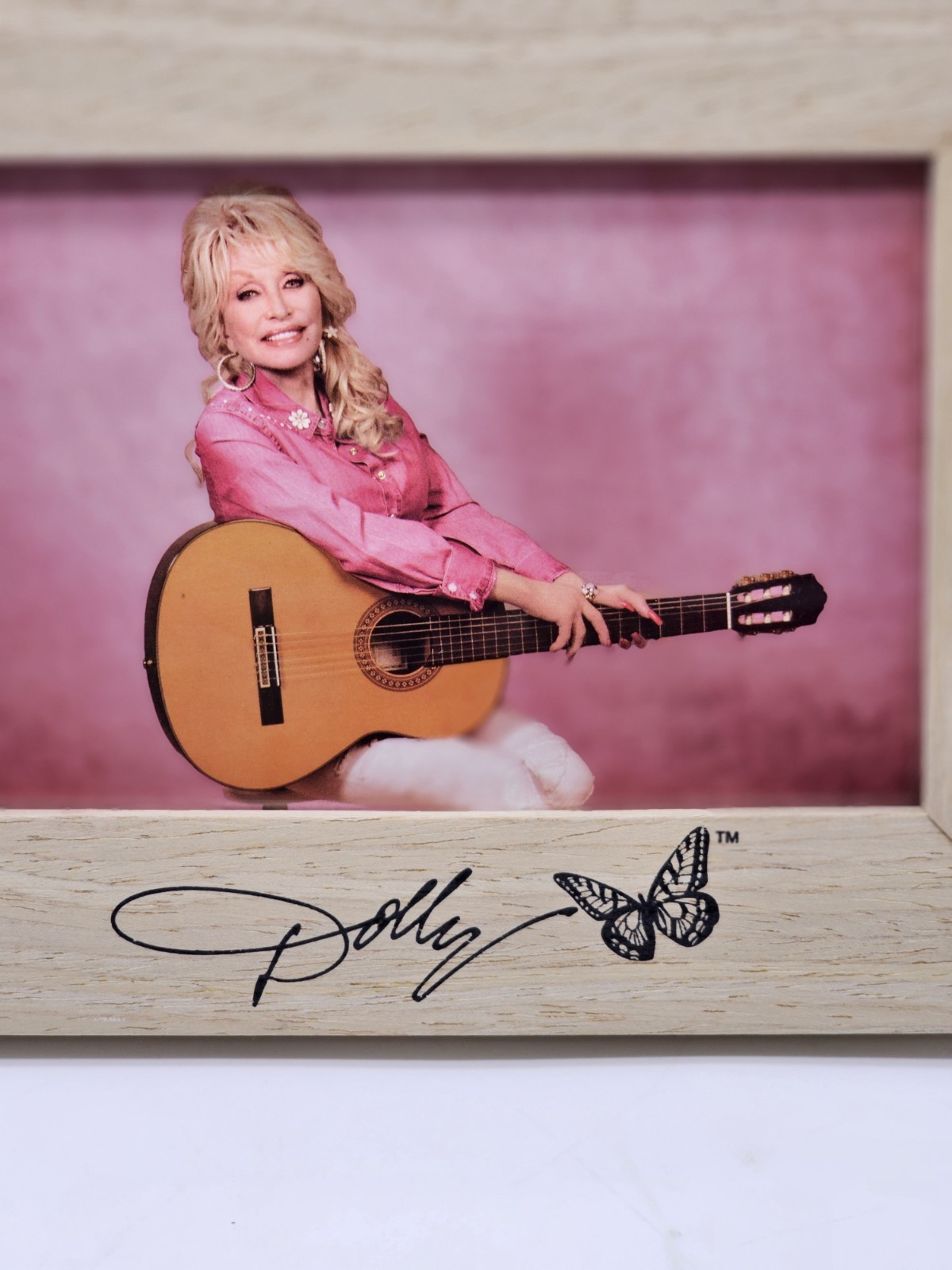 Dolly Parton framed picture – 4×6 Inches