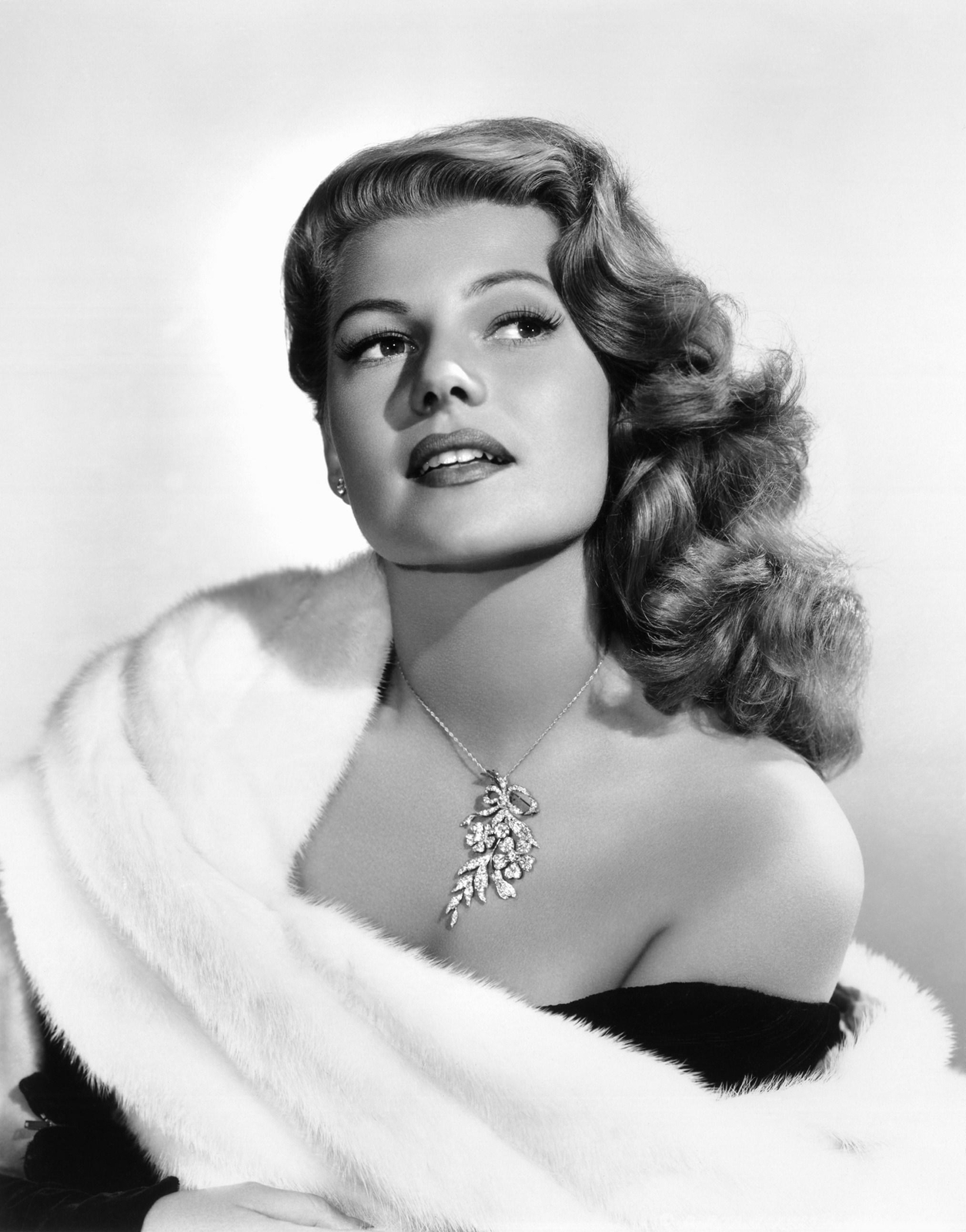 A Rita Hayworth Black And White 8×10 Picture Celebrity Print