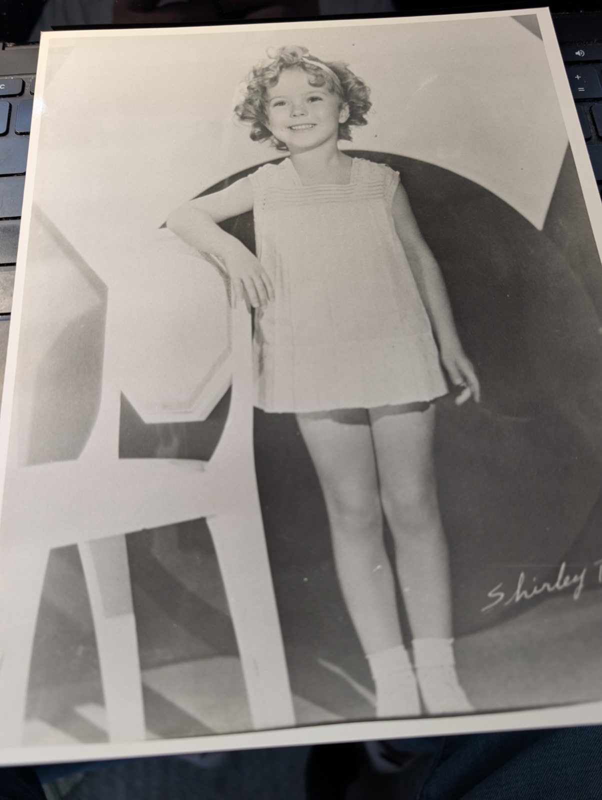 Hollywood 8×10 Glossy Photo- SHIRLEY TEMPLE-short dress-wide smile-fac Autograph