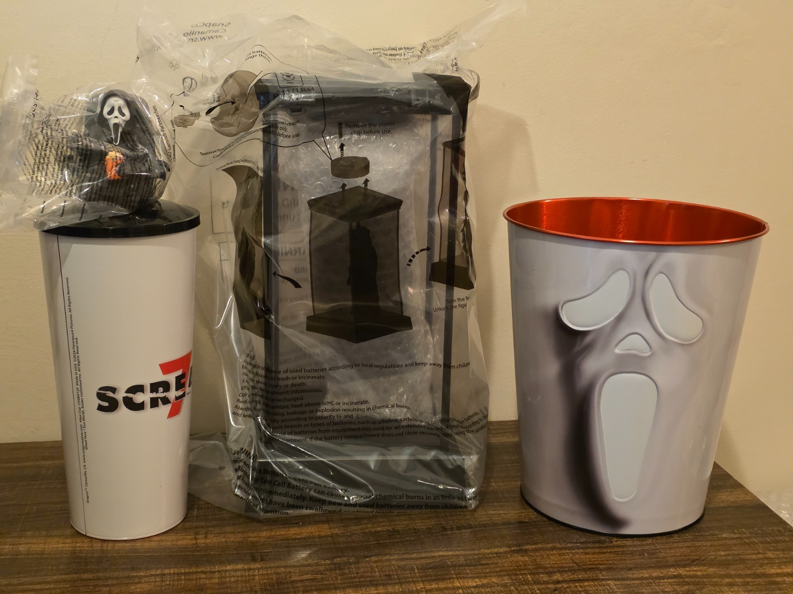 Scream 7 Ghostface Display Popcorn Bucket & Tin + Cup w/Topper + Movie Poster