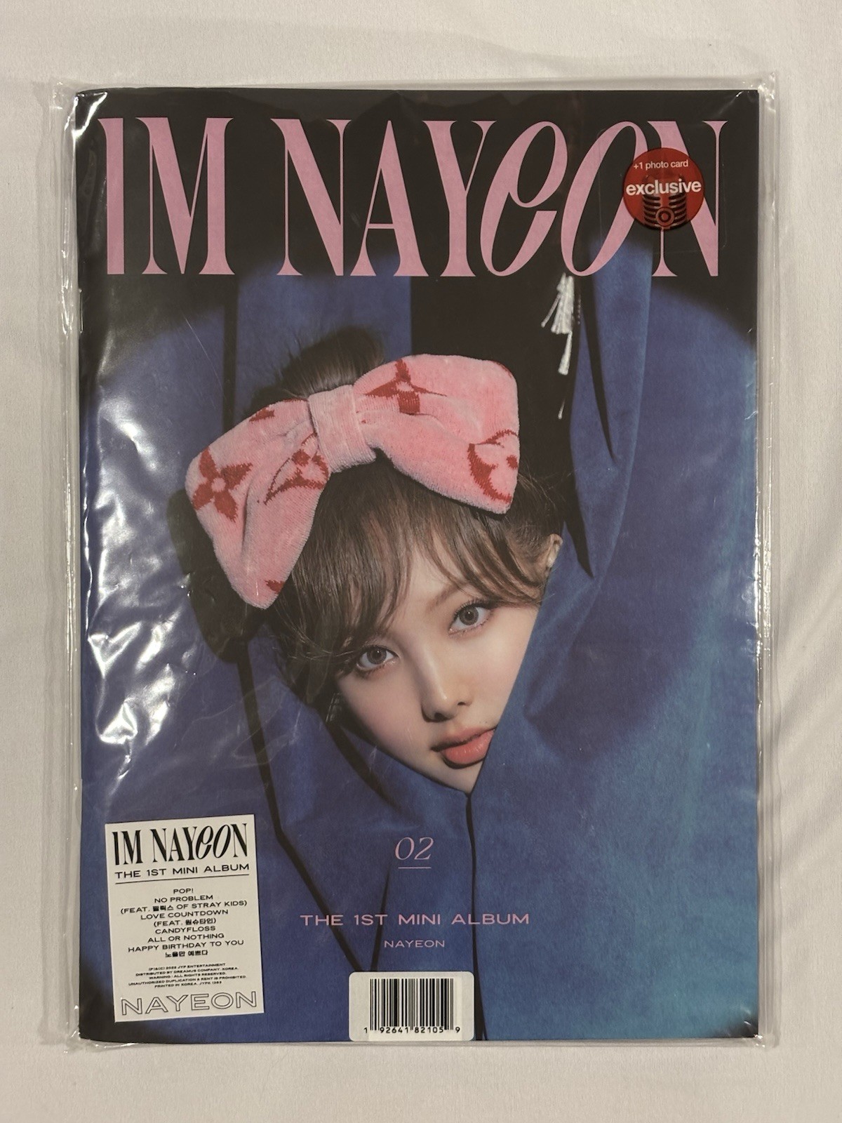 Im Nayeon First Mini Album Target Edition, all inclusions