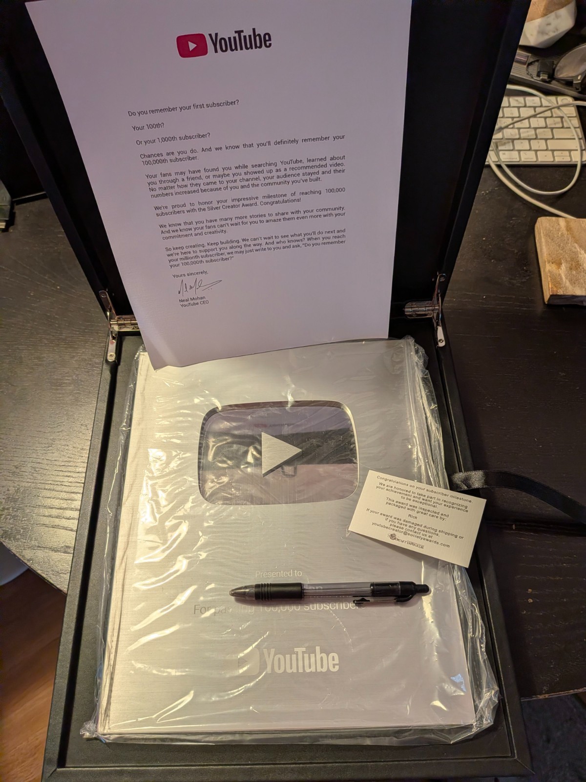AUTHENTIC YOUTUBE SILVER PLAY BUTTON 100K SUB AWARD YOUTUBER RARE STORAGE CASE