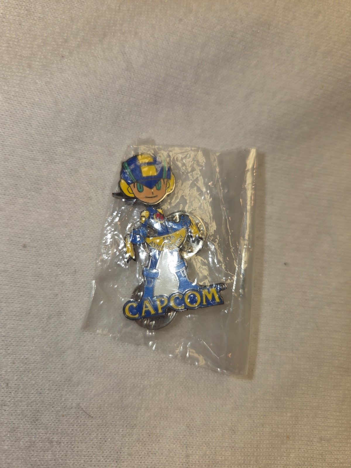 Capcom Mega Man 15th Anniversary Bobblehead Enamel Lapel Pin E3 2002 Promo