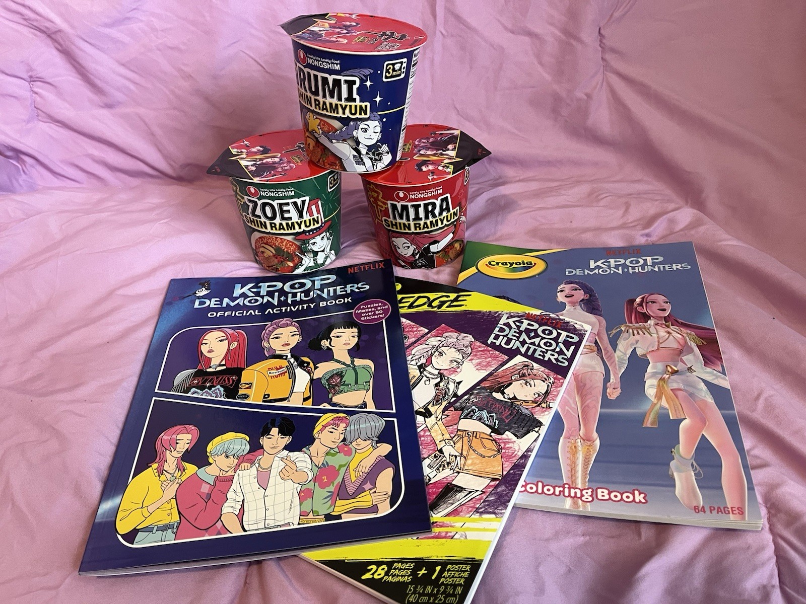 Kpop Demon Hunters Super Fan Gift Set! Ramen Art Poster Coloring Activity Book