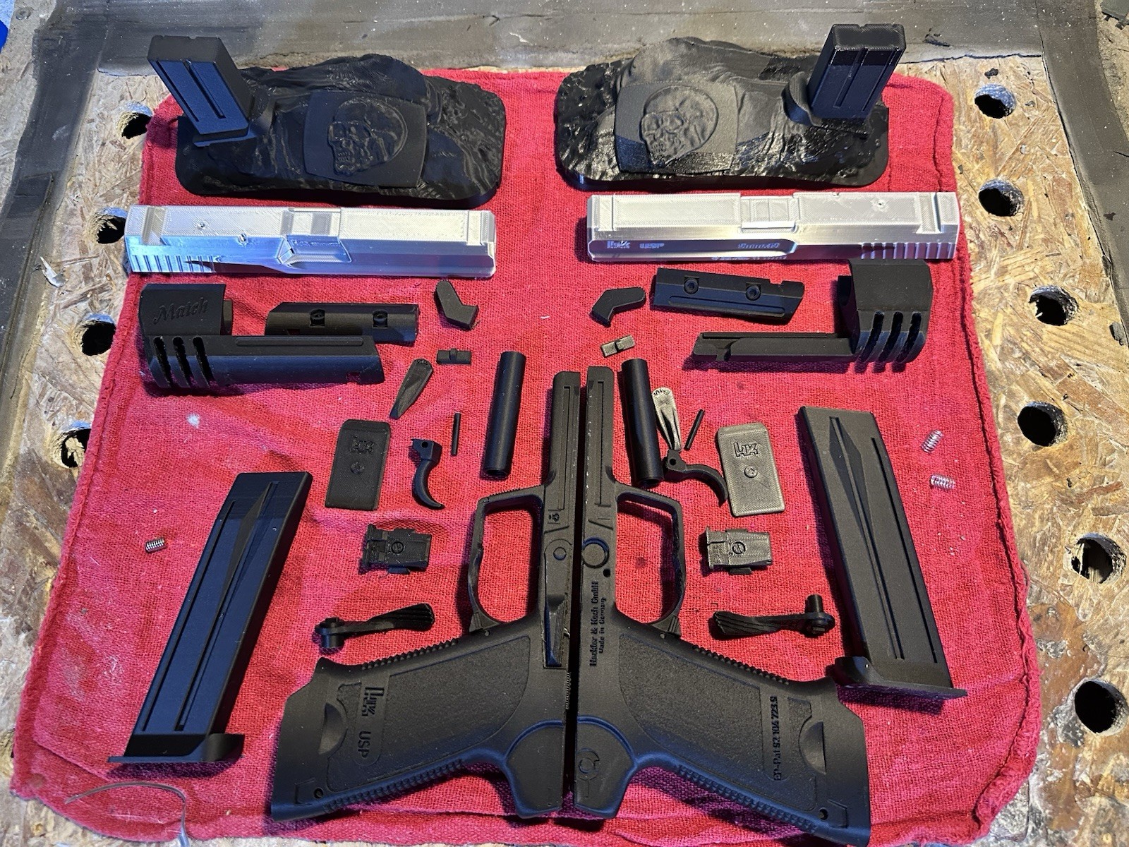 Lara Croft Tomb Raider Twin Match USP Pistols Replica Prop – 3D printed Kit