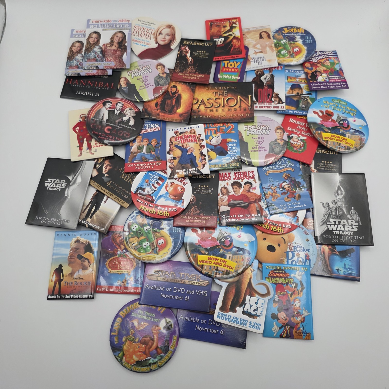 40+ DVD Promo Pinback Buttons Movie Theater Advertising Mixed Lot