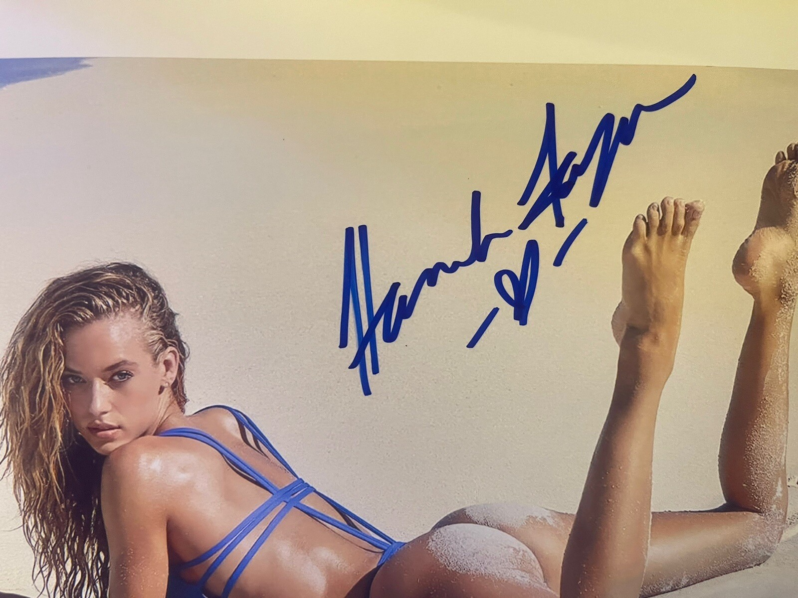 HANNAH FERGUSON, SEXY MODEL HAND SIGNED 8.5×11 PHOTOGRAPH. Sports Illustrated M.