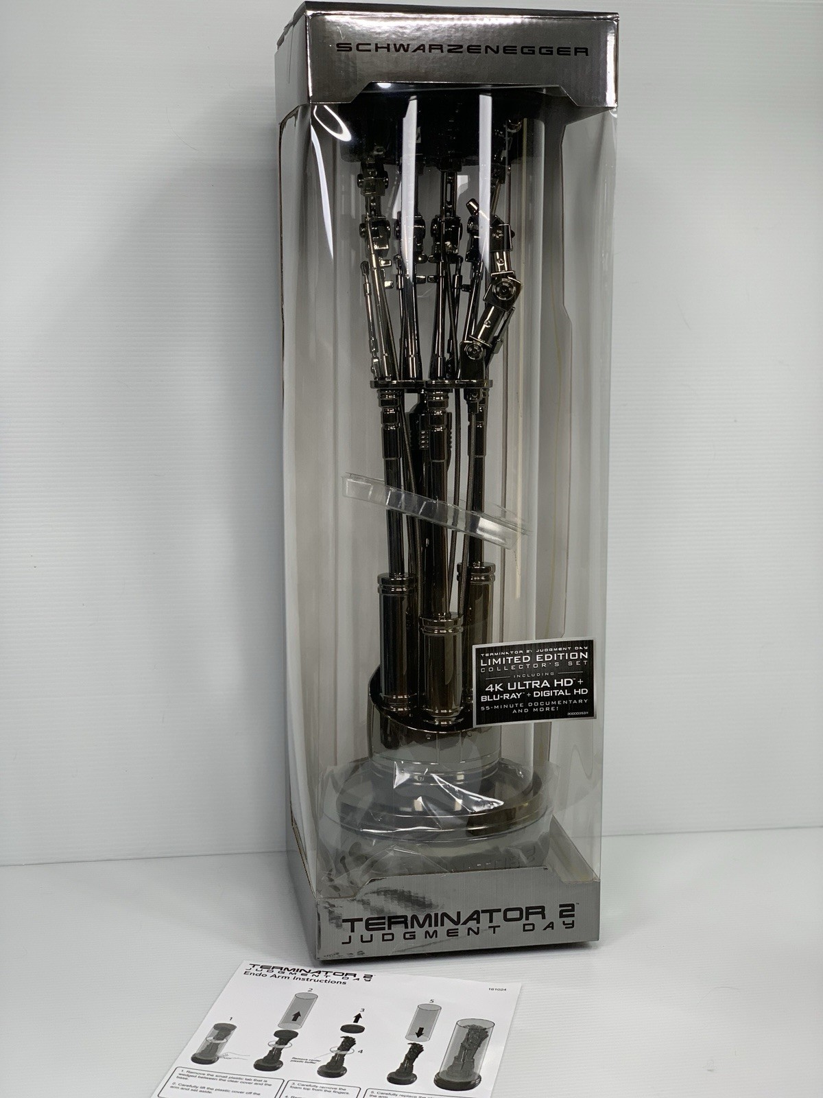 2017 1:1 T2 Judgement Day Gift Box With Endoarm – Terminator Lionsgate – NEW