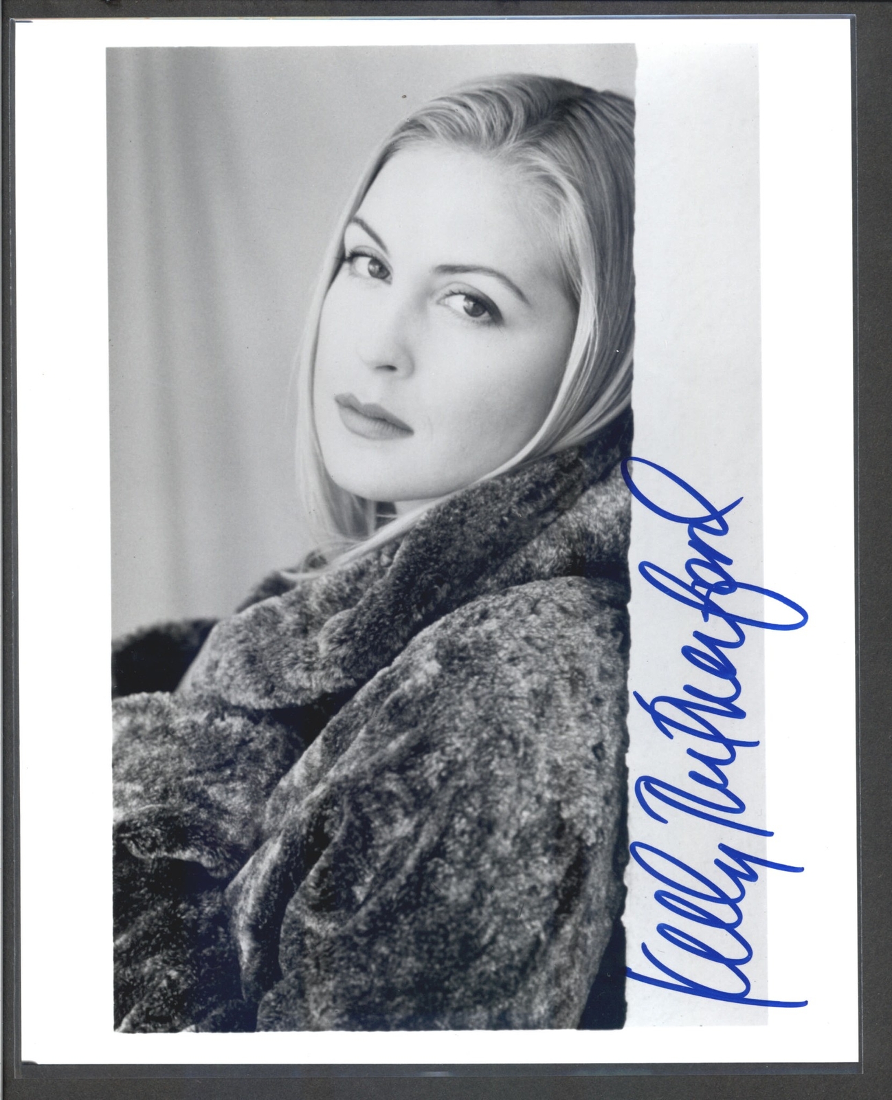 Kelly Rutherford – Signed Autograph Headshot Photo – Melrose Place