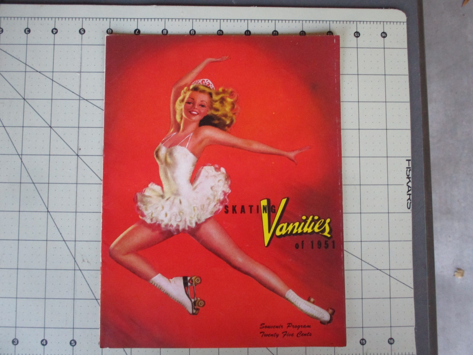 Vtg 1951 SKATING VANITIES Souvenir Program Book, Pin-Up PinUp Cover Art