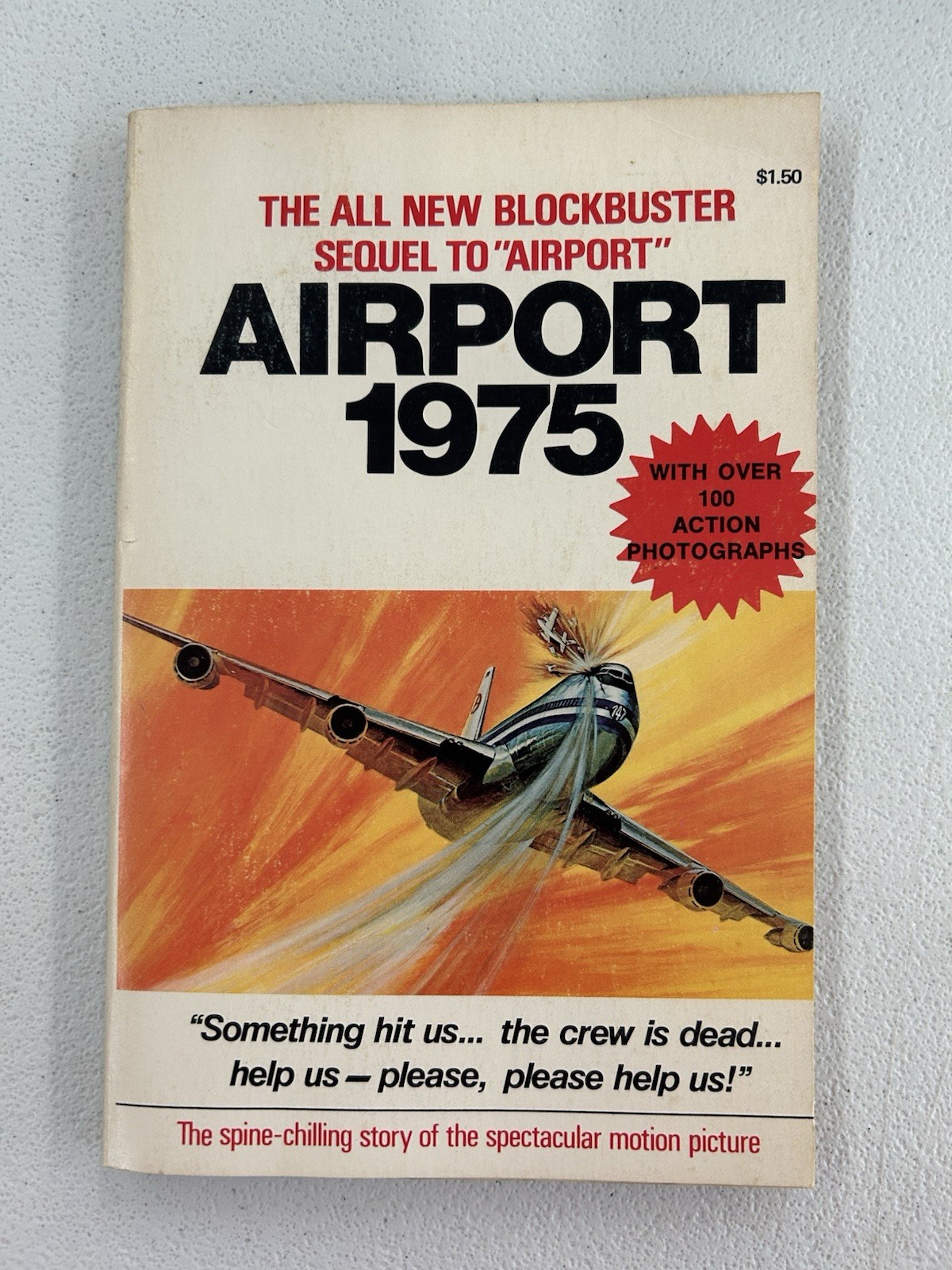 Airport 1975 – Movie tie-in paperback book souvenir. UPD Special Edition 1974/75