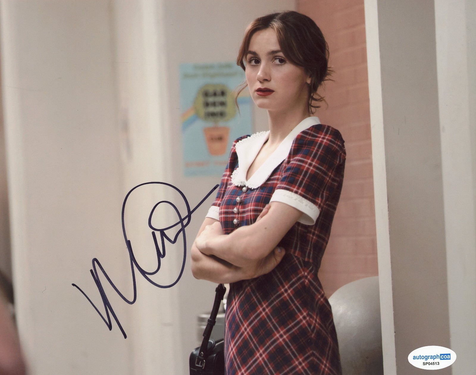 Maude Apatow Sexy Autographed Signed 8×10 Photo ACOA