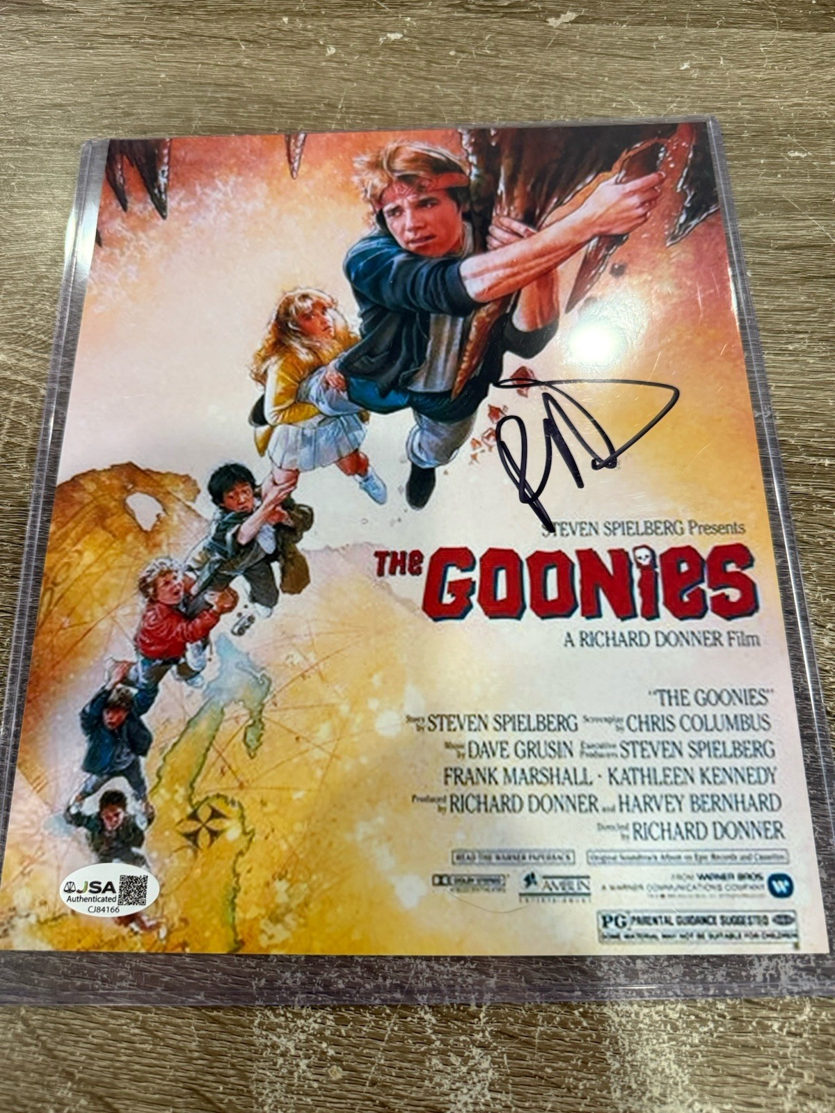 RICHARD DONNER Signed 8×10 Photo Goonies Autograph JSA COA CJ84166