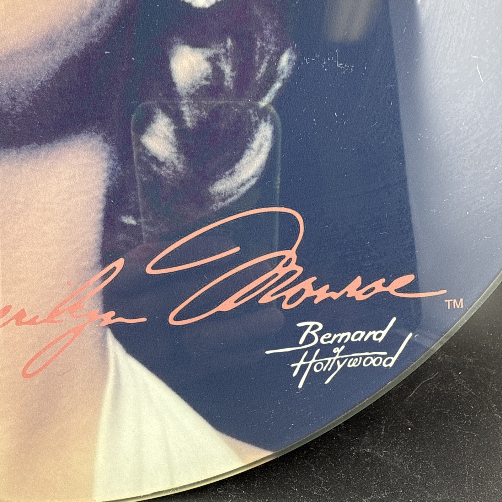 Marilyn Monroe 2008 Glass Round Wall Clock 14″ – Working Clock